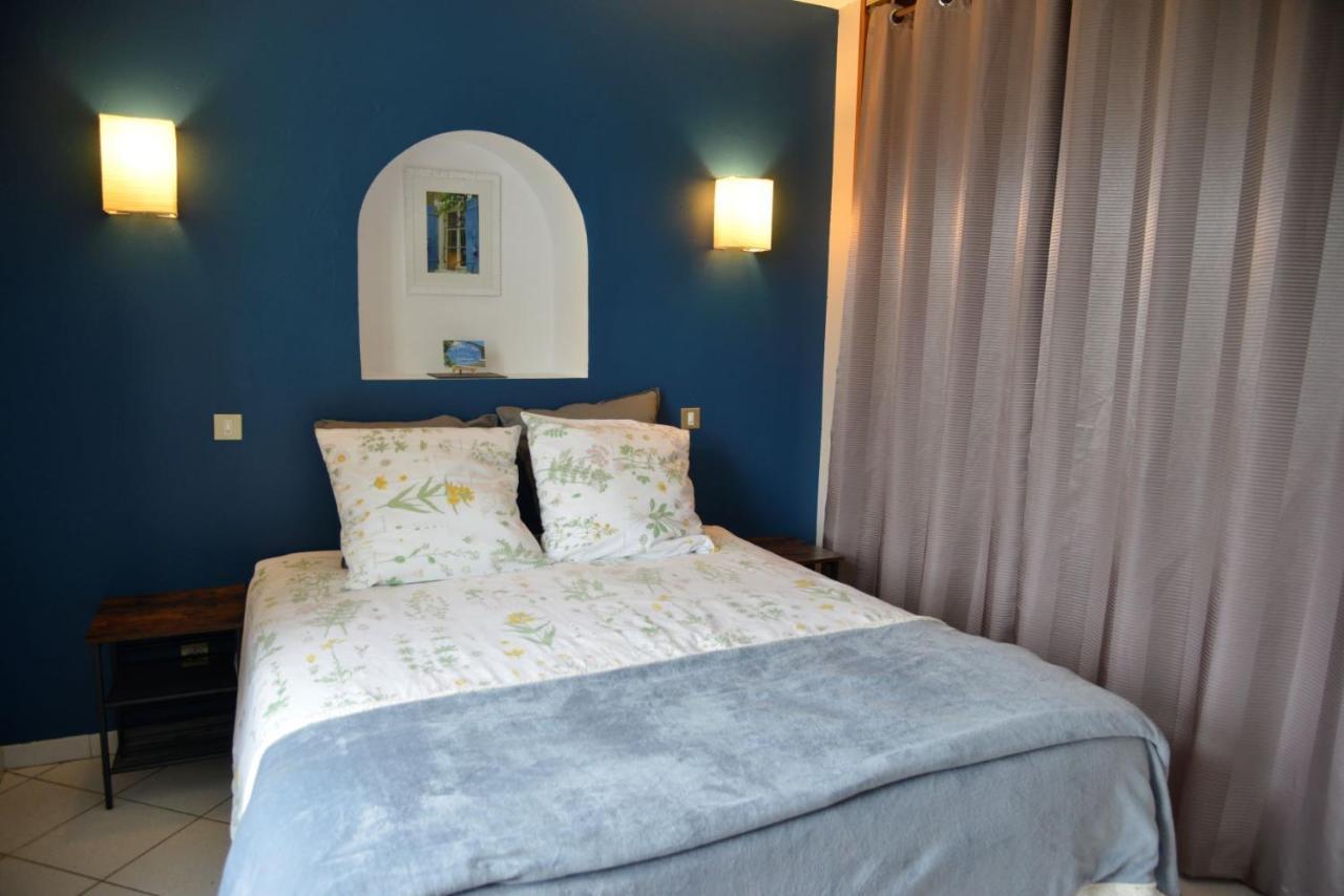 Au Grand Bonheur Bed & Breakfast Besseges Exterior photo